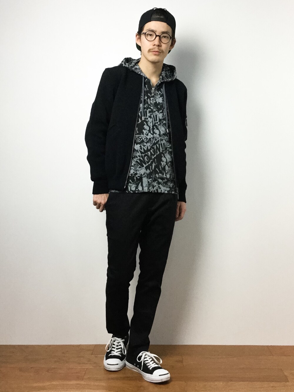 「ADPOSIONのWORLD WIDE FAMOUS APPLE BB　CAP　【再入荷】（キャップ、ブラック系）」を使った、ナカニシアキラさん（メンズ・172cm）の冬コーディネートの1枚目の写真