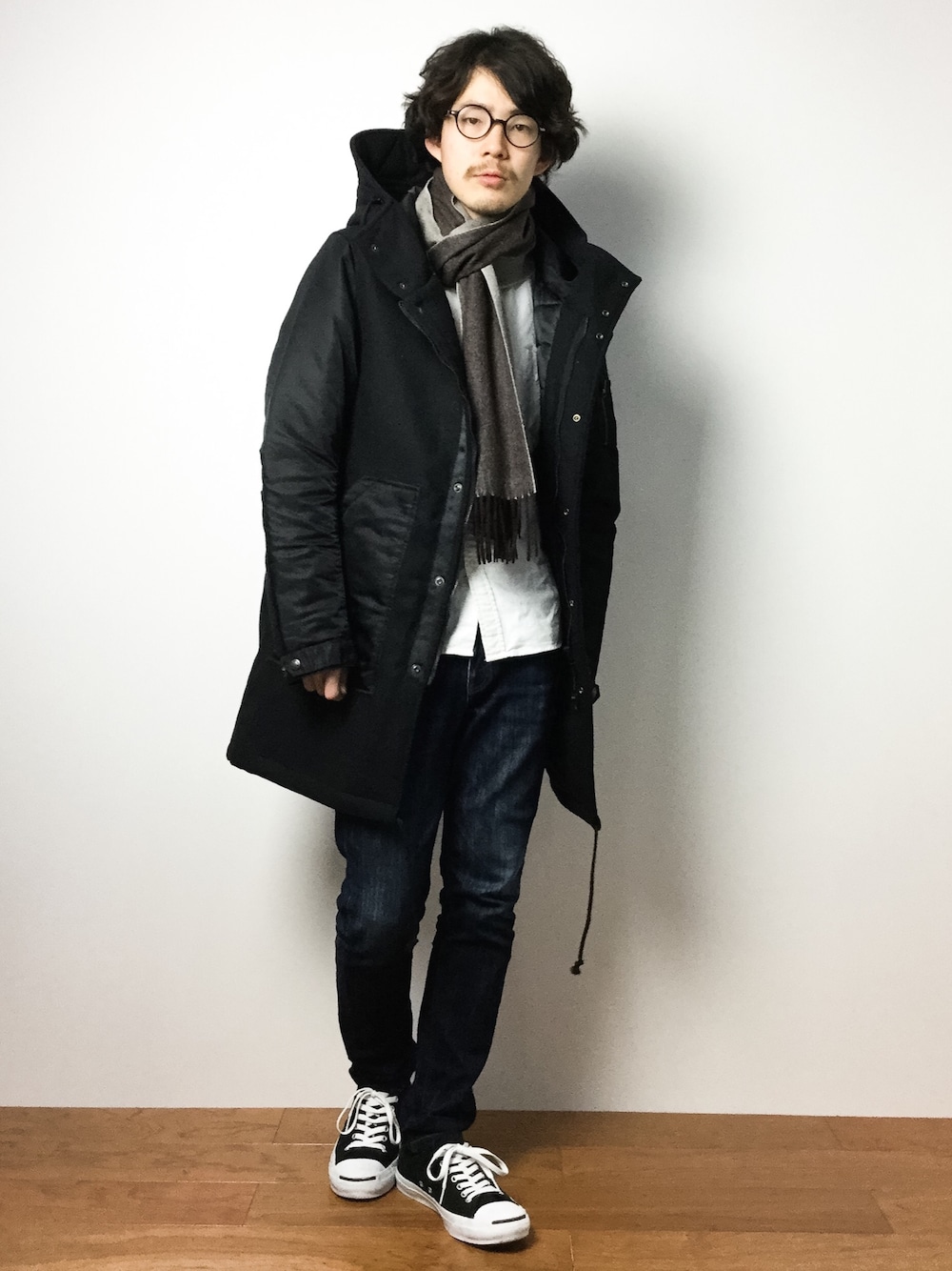 「BEAUTY&YOUTH UNITED ARROWSのBY リバーシブル カシミヤ マフラー 15fw（マフラー、その他）」を使った、ナカニシアキラさん（メンズ・172cm）の冬コーディネートの1枚目の写真