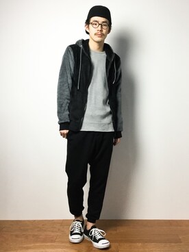 「unrelaxing（アンリラクシング）のアイテム（パーカー）」を使った、ナカニシアキラさん（メンズ・172cm）の冬コーディネート