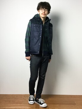 「TOMMY HILFIGER（トミーヒルフィガー）のアイテム（ダウンベスト）」を使った、ナカニシアキラさん（メンズ・172cm）の冬コーディネート