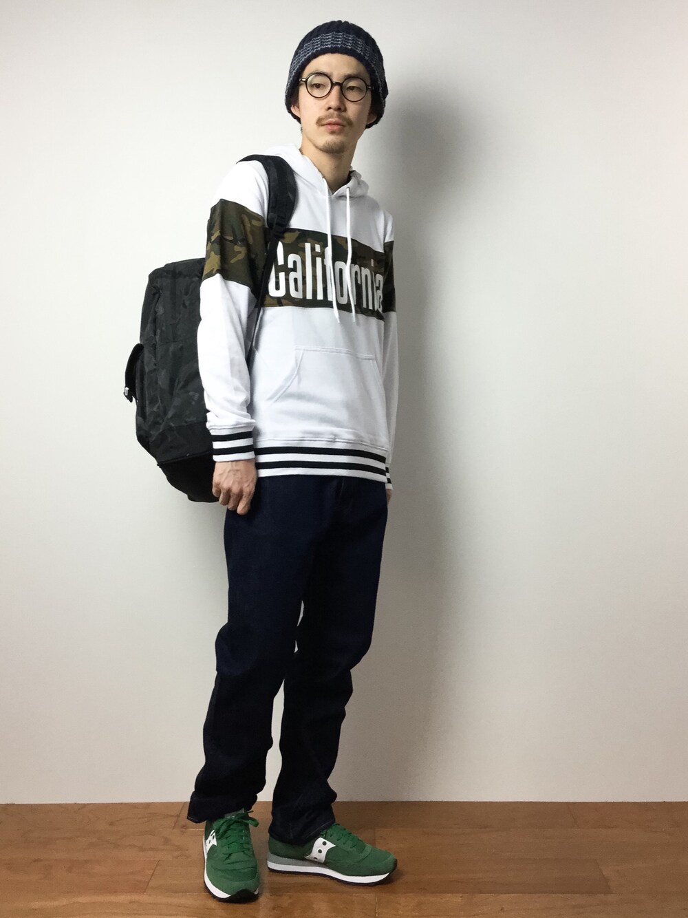 「R.NEWBOLDの20th Anniversary Highland 2000 Knit Cap/245225（ニットキャップ/ビーニー、ブルー系）」を使った、ナカニシアキラさん（メンズ・172cm）の冬コーディネートの1枚目の写真