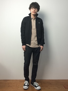 「FRED PERRY（フレッドペリー）のアイテム（ジャージ）」を使った、ナカニシアキラさん（メンズ・172cm）の冬コーディネート
