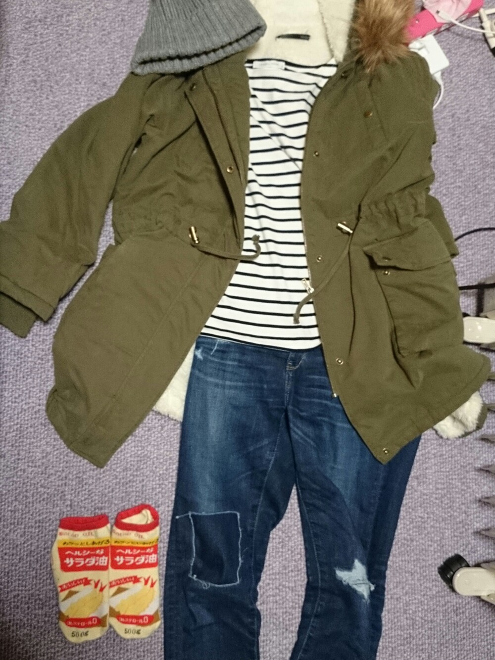 「AZUL by moussyのカットオフリメイクスキニーデニム（デニムパンツ、ブルー系）」を使った、たんままさん（レディース・152cm）の春コーディネートの1枚目の写真