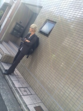 「Yves Saint Laurent（イヴサンローラン）のアイテム（テーラードジャケット）」を使った、りょまさん（メンズ・175cm）の秋コーディネート