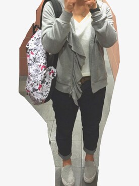 「tocco（トッコ）のアイテム（パーカー）」を使った、m!u.さん（レディース・153cm）の冬コーディネート