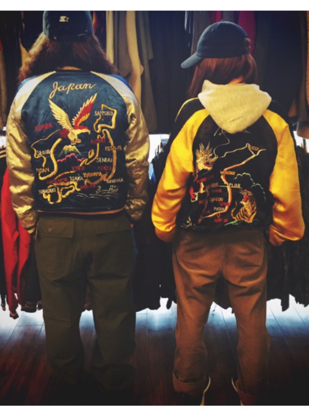 「vintage、used、スカジャン、コーデュロイ、ミリタリー、ベイカーパンツ」｜「VINTAGEのアイテム（ジャケット/アウター、ブラック系）」を使った、きゅーさん（レディース・158cm）の冬コーディネートの1枚目の写真
