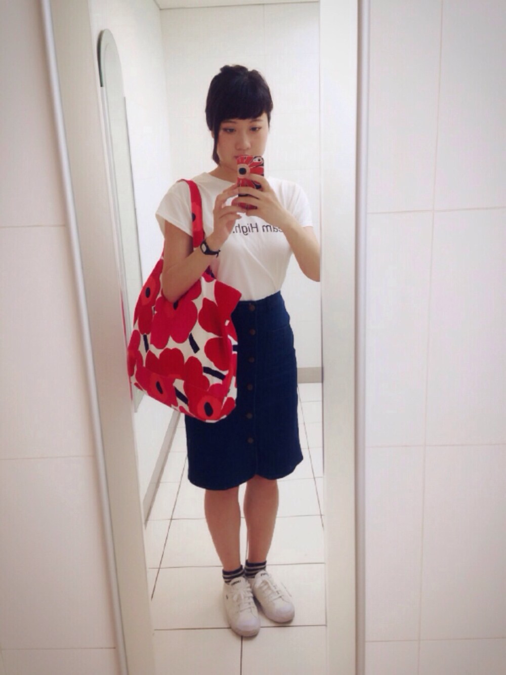 「スニーカー、Tシャツ、marimekko、マリメッコ、Tシャツ×デニム」｜「ChicoのTシャツ（Tシャツ/カットソー、ホワイト系）」を使った、＊mika☺︎さん（レディース・157cm）の夏コーディネートの1枚目の写真