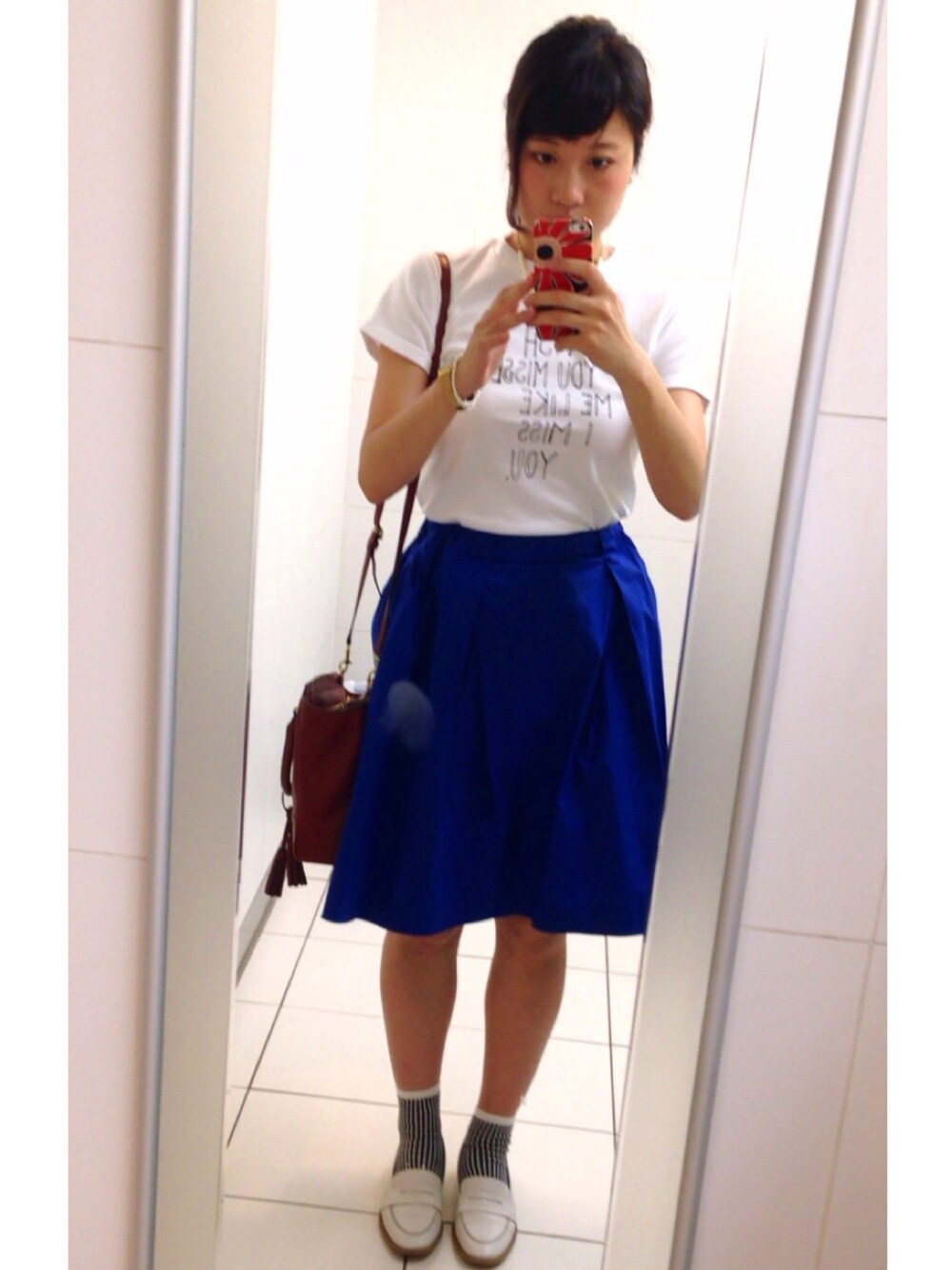 「フレアスカート、Tシャツ、ローファー、青×白、COACH、thpry+color」｜「thpry＋colorの【TC】ハイネックロゴT（Tシャツ/カットソー、ホワイト系）」を使った、＊mika☺︎さん（レディース・157cm）の夏コーディネートの1枚目の写真