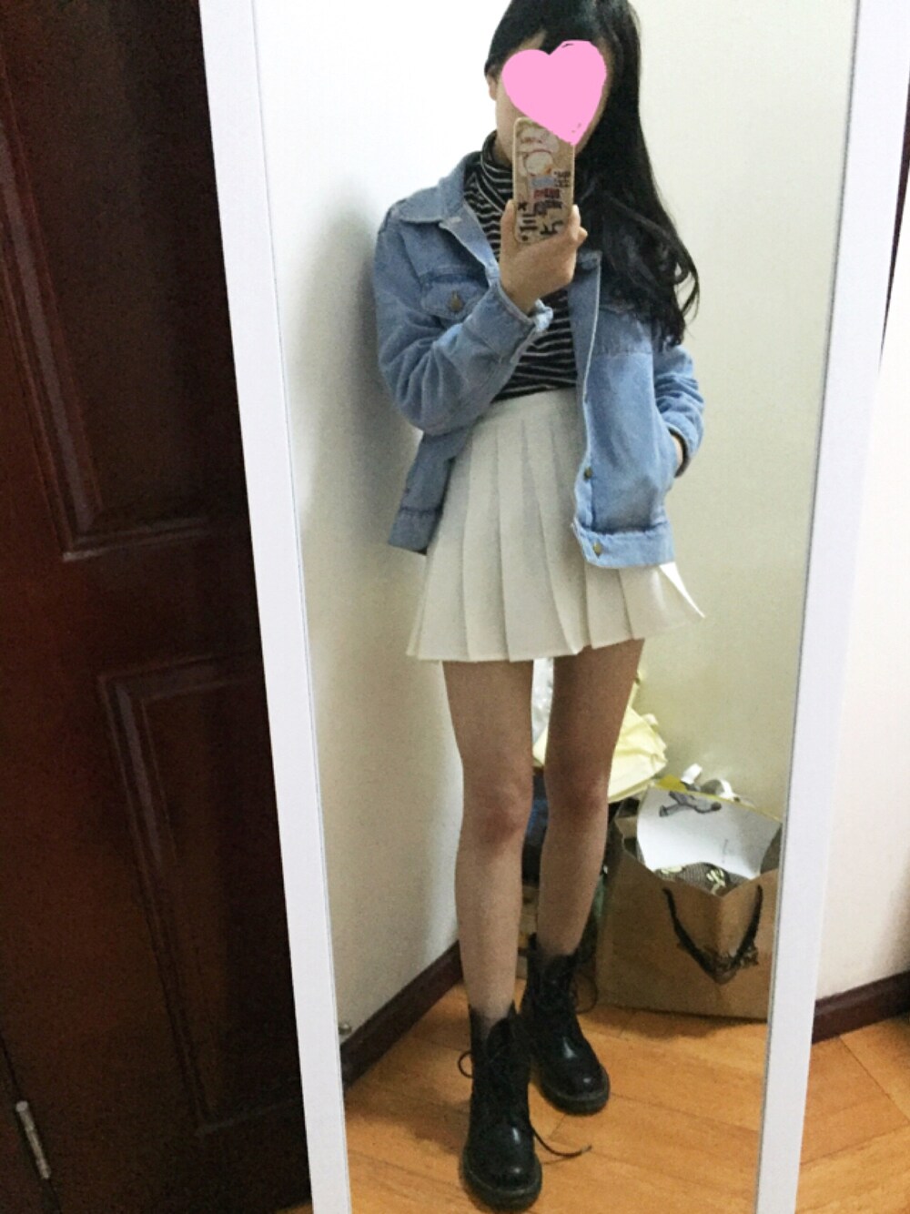 「American Apparelのアイテム（デニムジャケット、ブルー系）」を使った、餃子皮さん（レディース・163cm）の春コーディネートの1枚目の写真