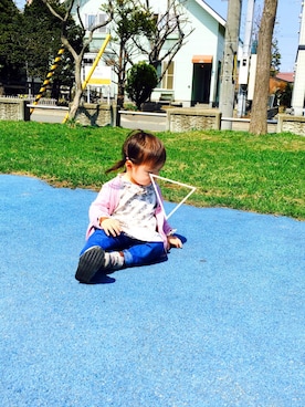 「SHIPS KIDS（シップスキッズ）のSHIPS KIDS:リバティー クルーネック カーディガン①（baby)（カーディガン/ボレロ、ピンク系）」を使った、hihiさん（キッズ・80cm）の夏コーディネート
