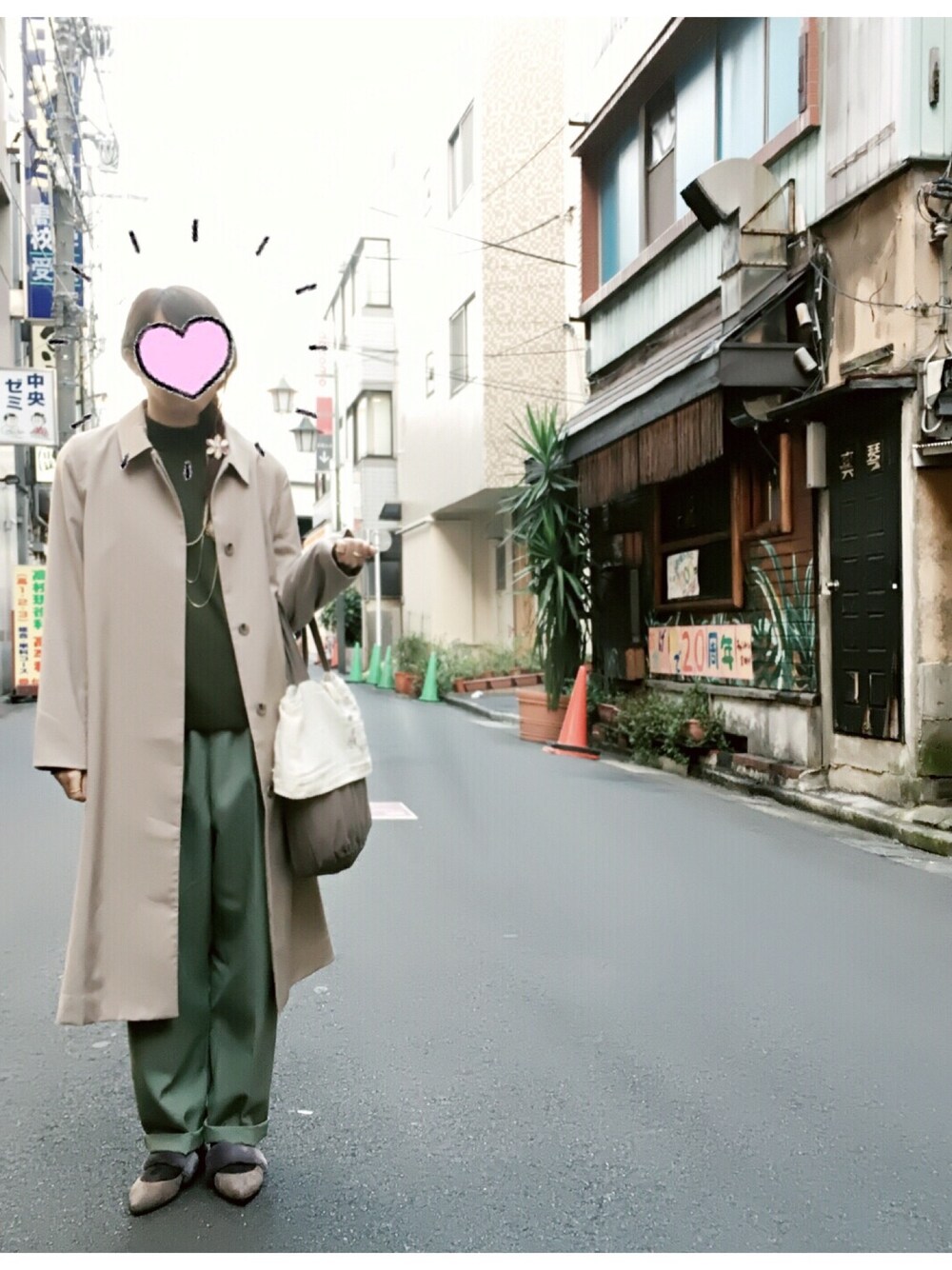 「古着、古着MIX」｜「LEPSIMのアイテム（トレンチコート、ベージュ系）」を使った、f u a ∴さん（レディース・162cm）の冬コーディネートの1枚目の写真
