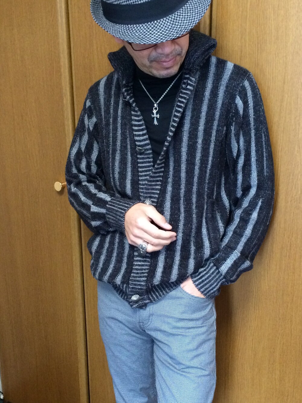 「CHROME HEARTSのアイテム（ネックレス、シルバー系）」を使った、うっぴーさん（メンズ・165cm）の冬コーディネートの1枚目の写真
