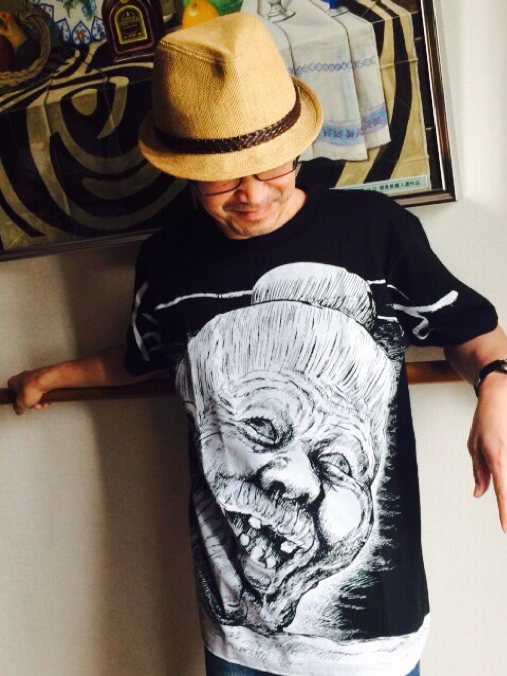 「マキシマムザホルモン」｜「漫画太郎のアイテム（Tシャツ/カットソー、ブラック系）」を使った、うっぴーさん（メンズ・165cm）の春コーディネートの1枚目の写真