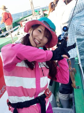 「HLNA（エイチエルエヌエー）のREV.SMILEY HAT（ハット、グリーン系）」を使った、みっちぃさん（レディース・162cm）の春コーディネート