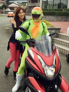 「UNIQLO（ユニクロ）のアイテム（デニムパンツ、ピンク系）」を使った、みっちぃさん（レディース・162cm）の秋コーディネート