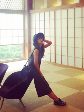 「GOUT COMMUN（グーコミューン）のアイテム（ショルダーバッグ）」を使った、motomiさん（レディース・165cm）の秋コーディネート