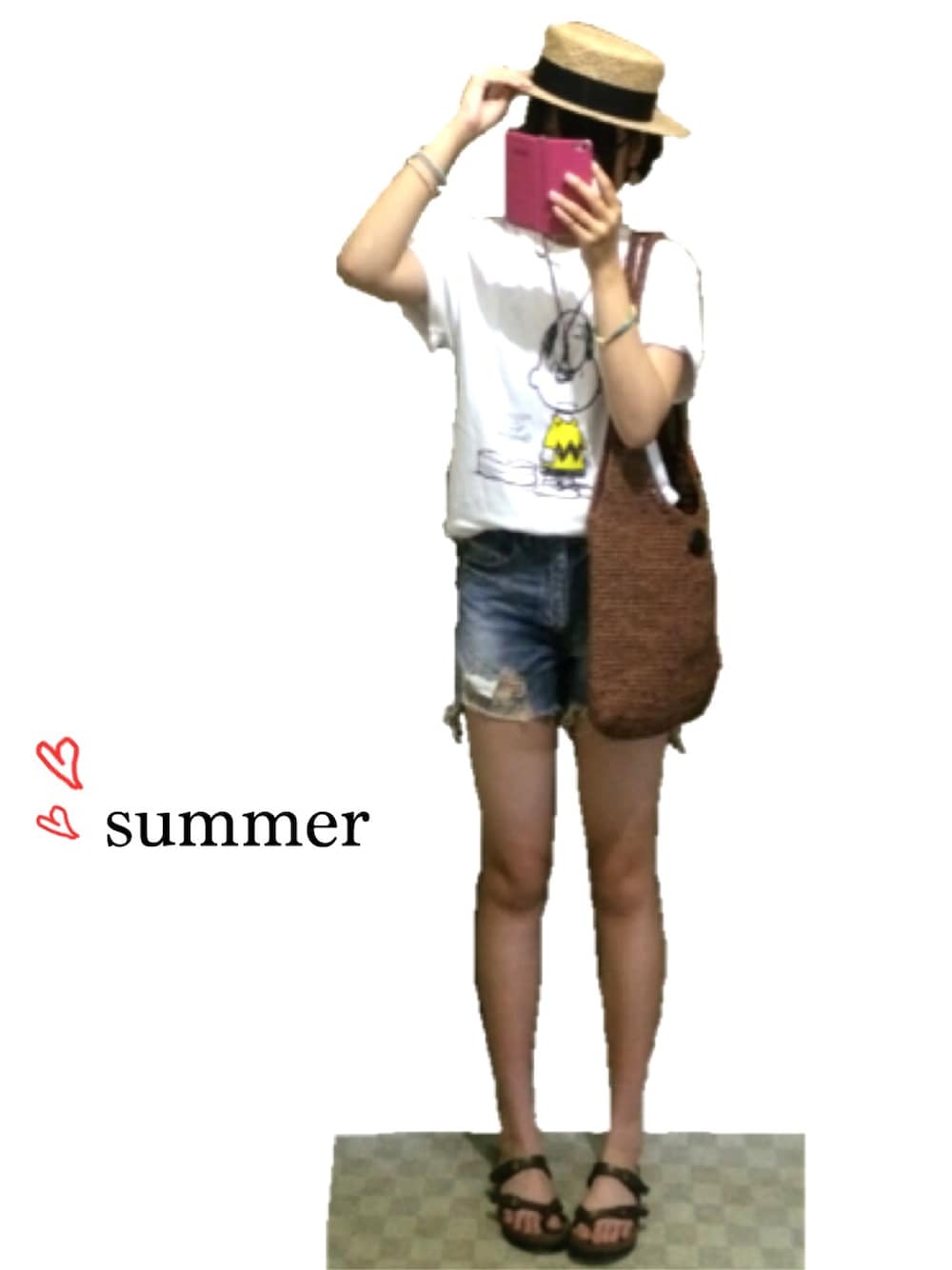 「楽チンコーデ、Tシャツ、ダメージデニムパンツ、デニムパンツ、シンプル、サンダル、スヌーピー、シンプルコーデ、暑い、むぎわら帽子」｜「Ungridのヴィンテージクラッシュショートデニム（デニムパンツ、ブルー系）」を使った、choco.さん（レディース・159cm）の夏コーディネートの1枚目の写真