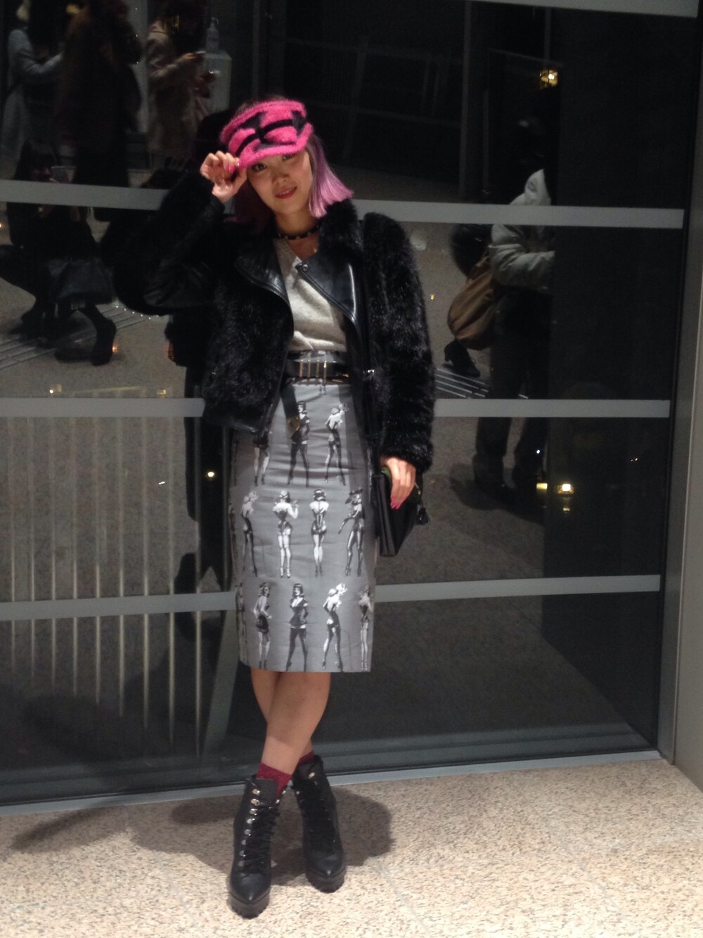 「靴下チラ見せ」｜「G.V.G.V.のCAT FOOT LACE UP BOOTS（ブーツ）」を使った、Momoさん（レディース・160cm）の冬コーディネートの1枚目の写真