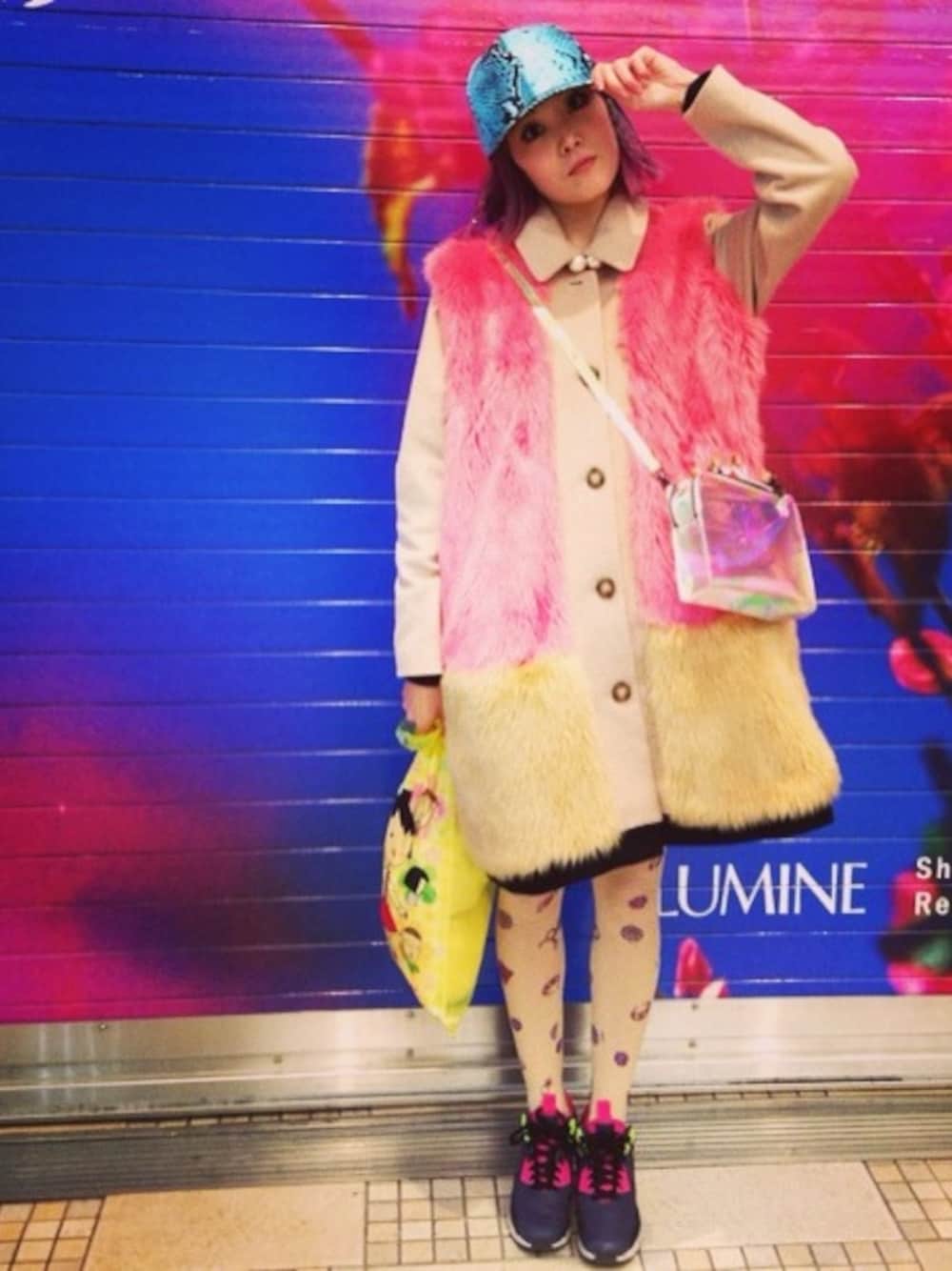「NIKEのNIKE AIR MAX 90 SNEAKERBOOT NS（スニーカー）」を使った、Momoさん（レディース・160cm）の冬コーディネートの1枚目の写真