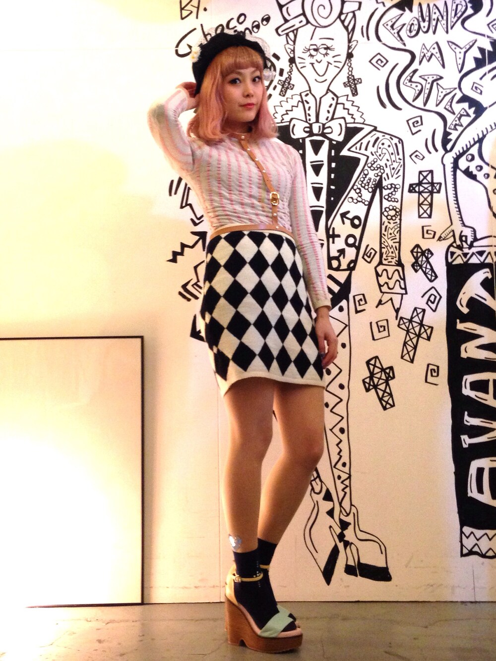 「柄×柄、祝100万ダウンロード！」｜「G.V.G.V.のANKLE STRAP WEDGE SANDAL（サンダル）」を使った、Momoさん（レディース・160cm）の冬コーディネートの1枚目の写真