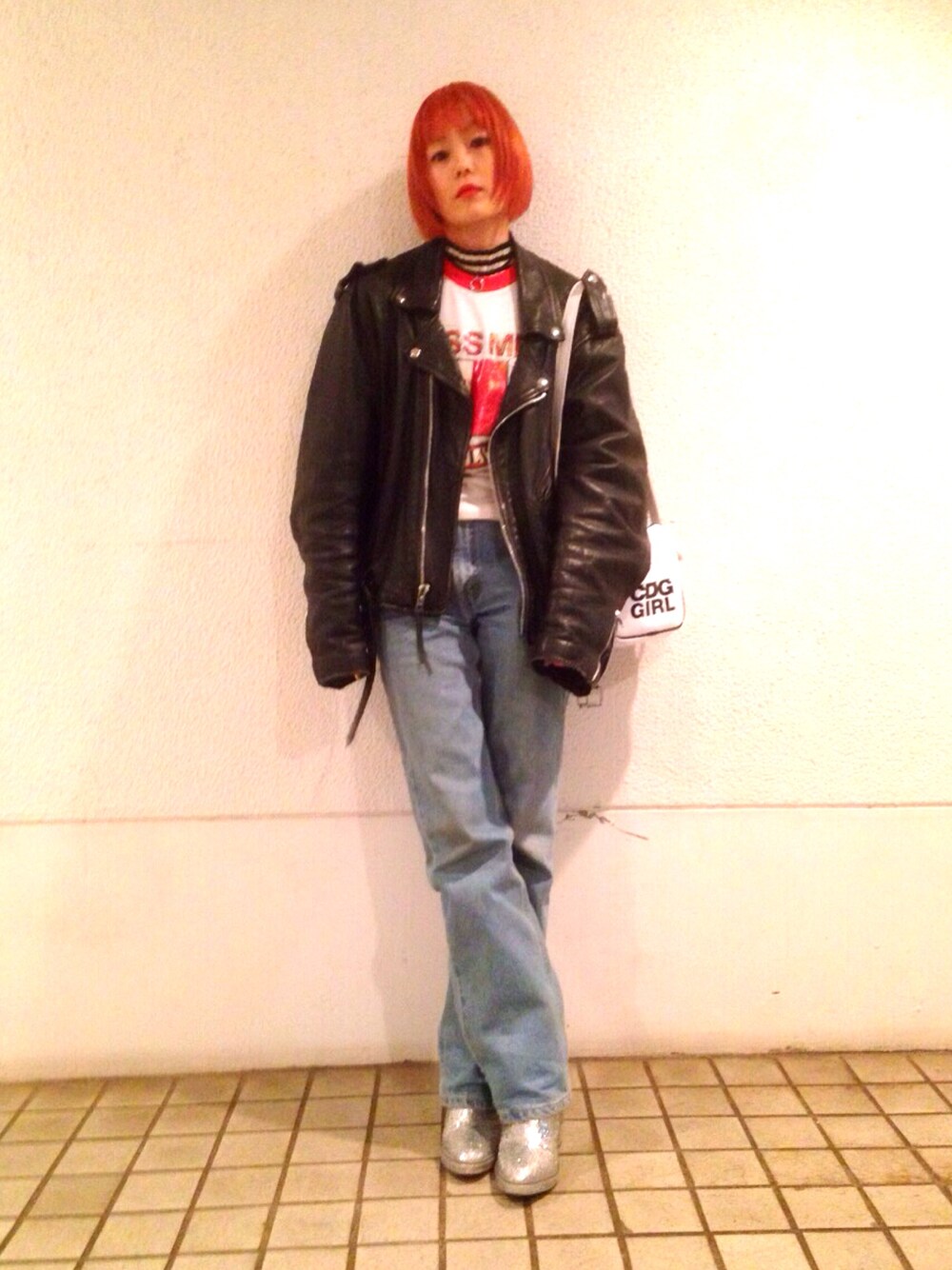 「LABRATのアイテム（Tシャツ/カットソー、ホワイト系）」を使った、Momoさん（レディース・160cm）の冬コーディネートの1枚目の写真