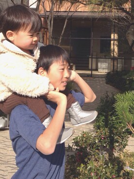 「アイテム（ブーツ、シルバー系）」を使った、オゥチャンさん（キッズ・90cm）の冬コーディネート