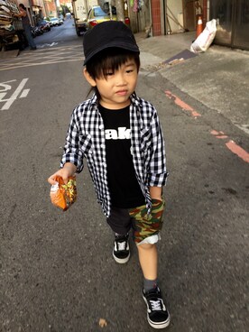 「flake（フレーク）のアイテム」を使った、Jordan Hsuさん（キッズ・100cm）の秋コーディネート