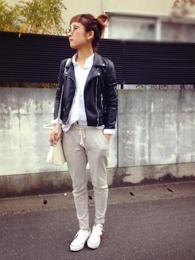 「パールアクセ」｜「アイテム（ライダースジャケット）」を使った、yanさん（レディース・160cm）の冬コーディネート