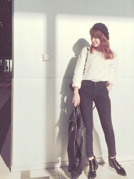 「MICOAMERI（ミコアメリ）のアイテム（デニムパンツ）」を使った、舟山久美子♡くみっきーさん（レディース・155cm）の秋コーディネート