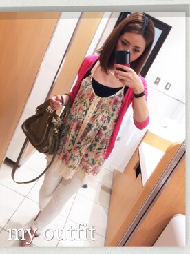 「J BRAND（ジェイブランド）のJBRAND（その他パンツ、ホワイト系）」を使った、Kaoriさん（レディース・162cm）の春コーディネート