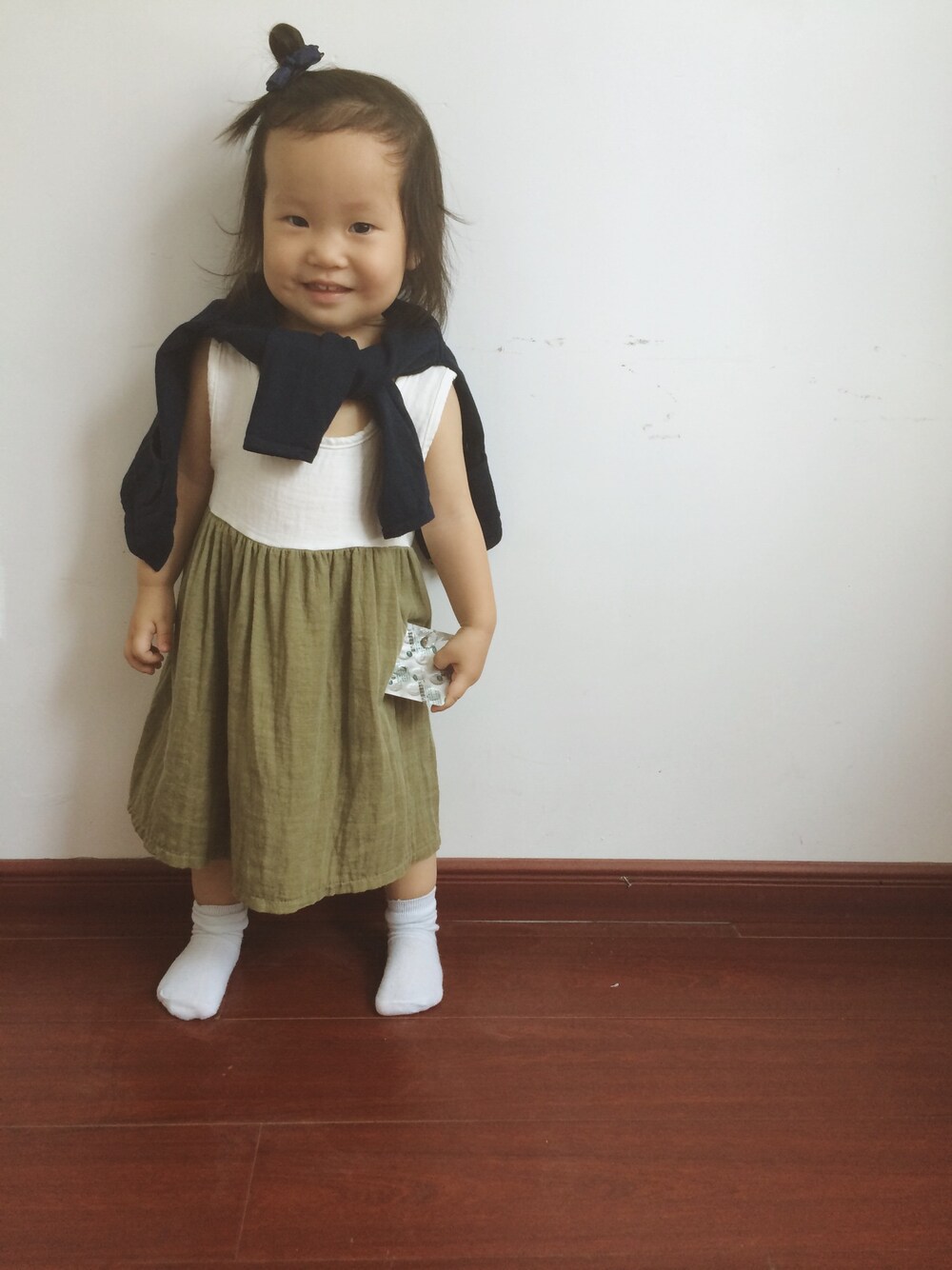 「girl、kids」｜「ZARA KIDSのアイテム（ニット/セーター、ブルー系）」を使った、千尋さん（キッズ・74cm）の夏コーディネートの1枚目の写真