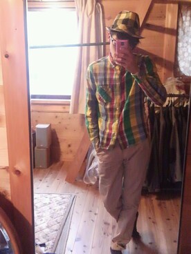 「アイテム（その他パンツ、ベージュ系）」を使った、りょーじさん（メンズ・173cm）の春コーディネート