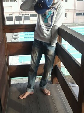 「アイテム（デニムパンツ、グレー系）」を使った、りょーじさん（メンズ・173cm）の春コーディネート