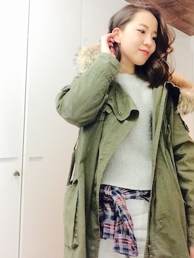 「アイテム（ミリタリージャケット）」を使った、しおさきえり(ladiance代官山)さん（レディース・162cm）の冬コーディネート