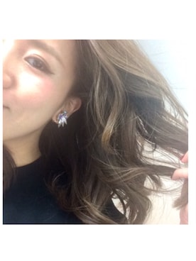 「アイテム（イヤリング）」を使った、しおさきえり(ladiance代官山)さん（レディース・162cm・20代）の春コーディネート