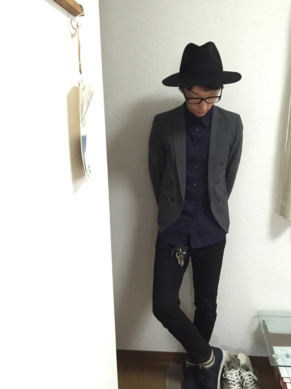 「ハット、シャツ、ジャケット、スキニー、UNIQLO」｜「GLOBALWORKのアイテム（ハット、ブラック系）」を使った、shinさん（メンズ・169cm）の冬コーディネートの1枚目の写真