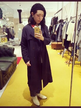 「OSMOSIS（オズモーシス）のアイテム（トレンチコート）」を使った、ぴーやさん（レディース・159cm）の冬コーディネート
