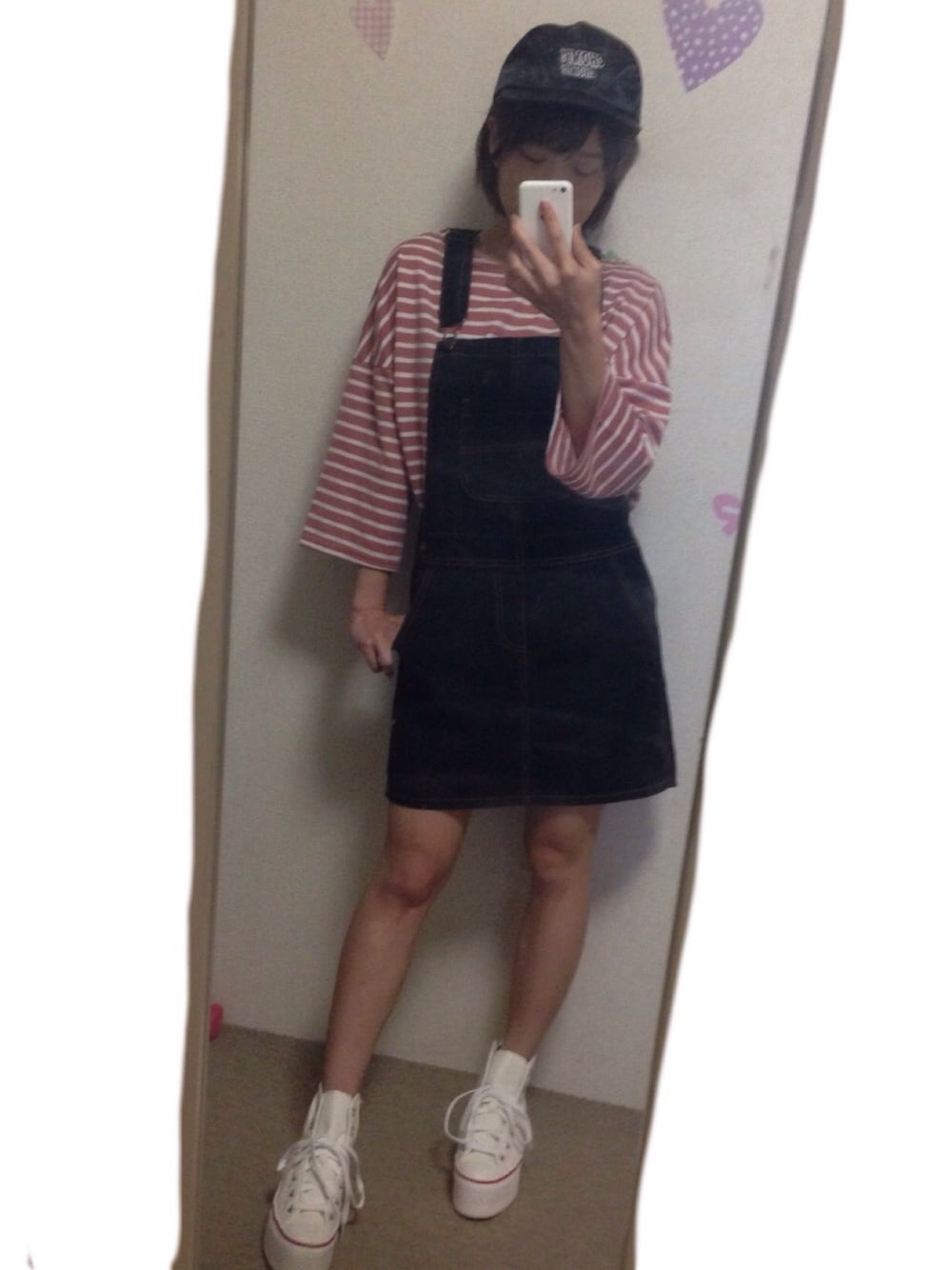 「韓国ファッション、オルチャンファッション、bullang girl、luvluvme、loveloveme、スニーカー、ボーダートップス、オーバーオール、キャップ、韓国ブランド」｜「lovelovemeのアイテム（キャップ、ブラック系）」を使った、みかちびさん（レディース・150cm）の春コーディネートの1枚目の写真