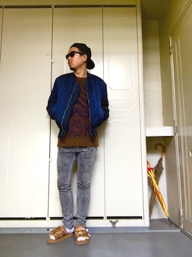 「サンダルに靴下」｜「アイテム（MA-1）」を使った、84ersさん（メンズ・175cm）の冬コーディネート