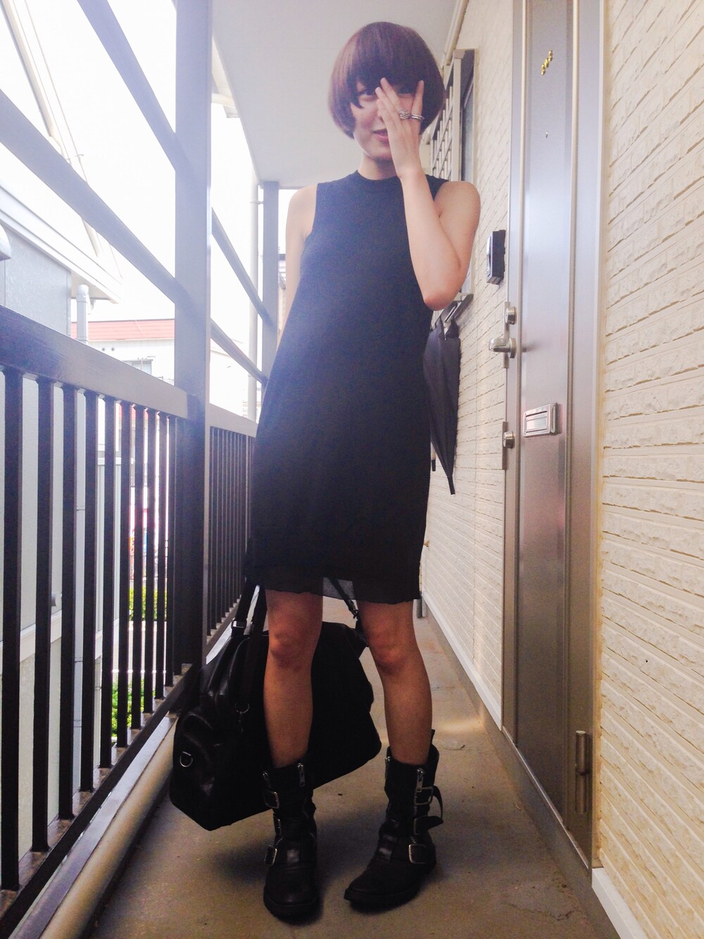 「alexanderwangのアイテム（ワンピース、ブラック系）」を使った、shionさん（レディース・162cm）の夏コーディネートの1枚目の写真