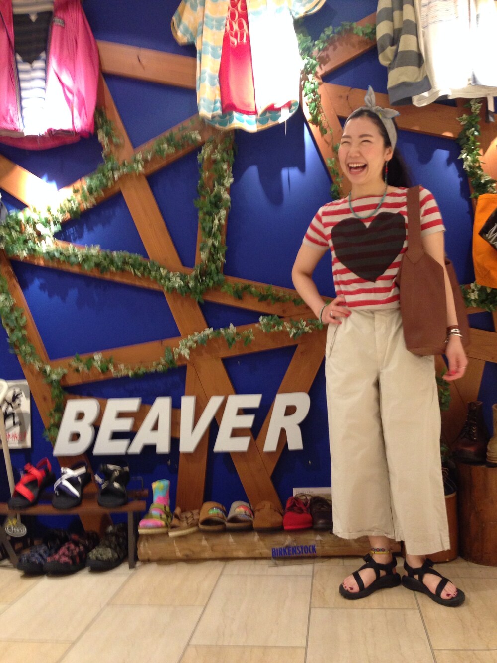 「ボーダー、白パンツ、#マリン、#ジブリ、#ボーダー #半袖」｜「BOHEMIANSのBOHEMIANS(ボヘミアンズ）  BOAT NECK S/S TEE "BD BIG HEART" Women's  (4)（Tシャツ/カットソー、レッド系）」を使った、小林さん（レディース・155cm）の夏コーディネートの1枚目の写真