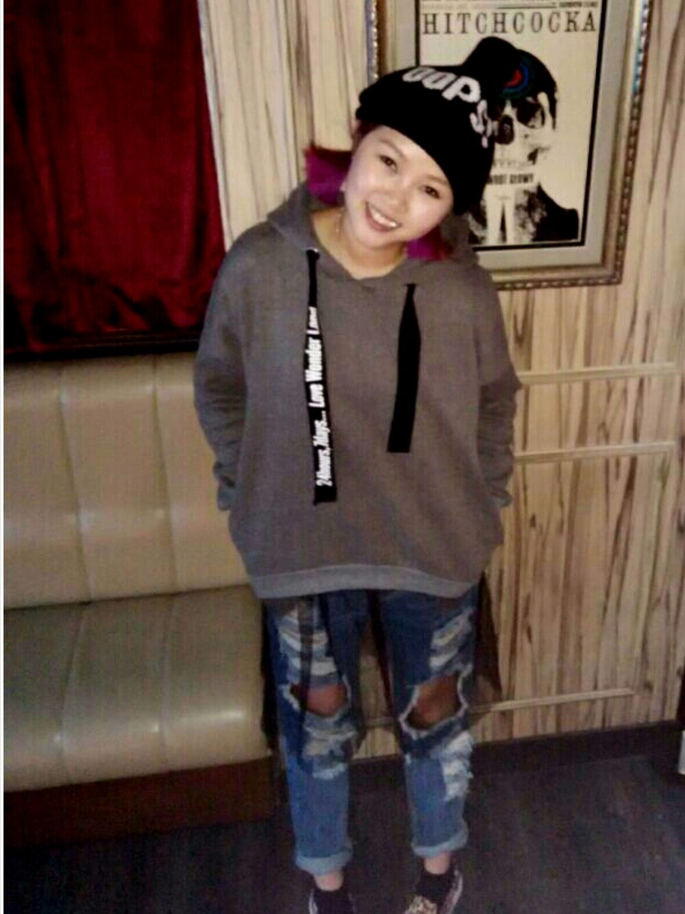 「denim、gray、daily look、black、skirt、korea、니트、맨투맨、blue」｜「ZARAのアイテム（デニムパンツ、ブルー系）」を使った、4everyoungさん（レディース・169cm）の春コーディネートの1枚目の写真