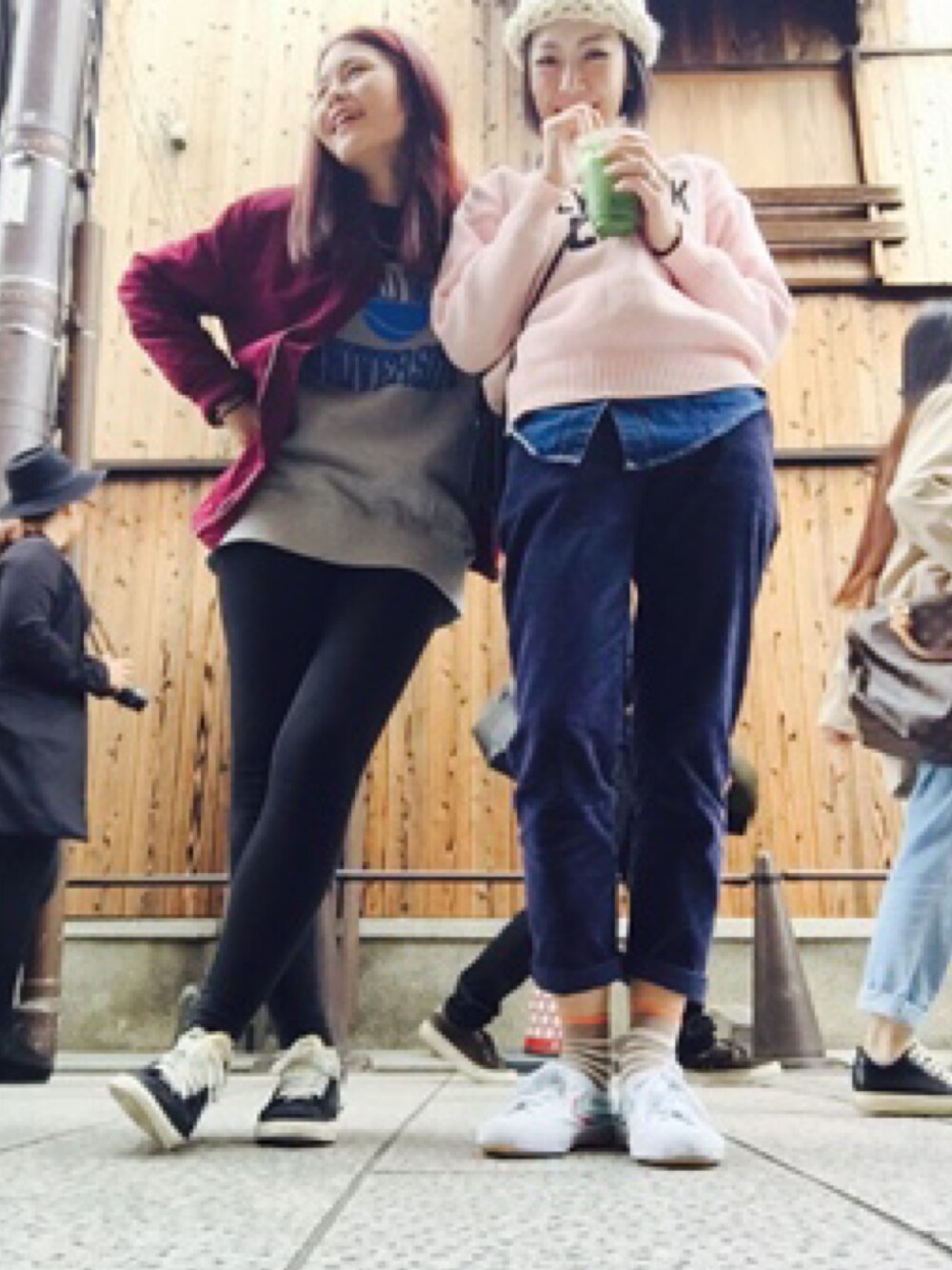 「ootd、WEARBOOKエントリー、daily look、WEGO、NIKE、pink、red、Japan、outfit、casual」｜「NIKEのアイテム（スニーカー、ブラック系）」を使った、4everyoungさん（レディース・169cm）の秋コーディネートの1枚目の写真