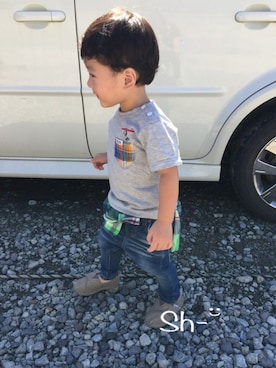 「Lee（リー）のアイテム（Tシャツ/カットソー、グレー系）」を使った、eriiiiiさん（キッズ・90cm）の秋コーディネート