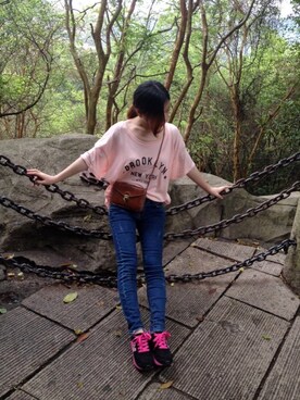 「H&M（エイチ・アンド・エム）のアイテム（Tシャツ/カットソー、ピンク系）」を使った、angelaMonkeyさん（レディース）の春コーディネート