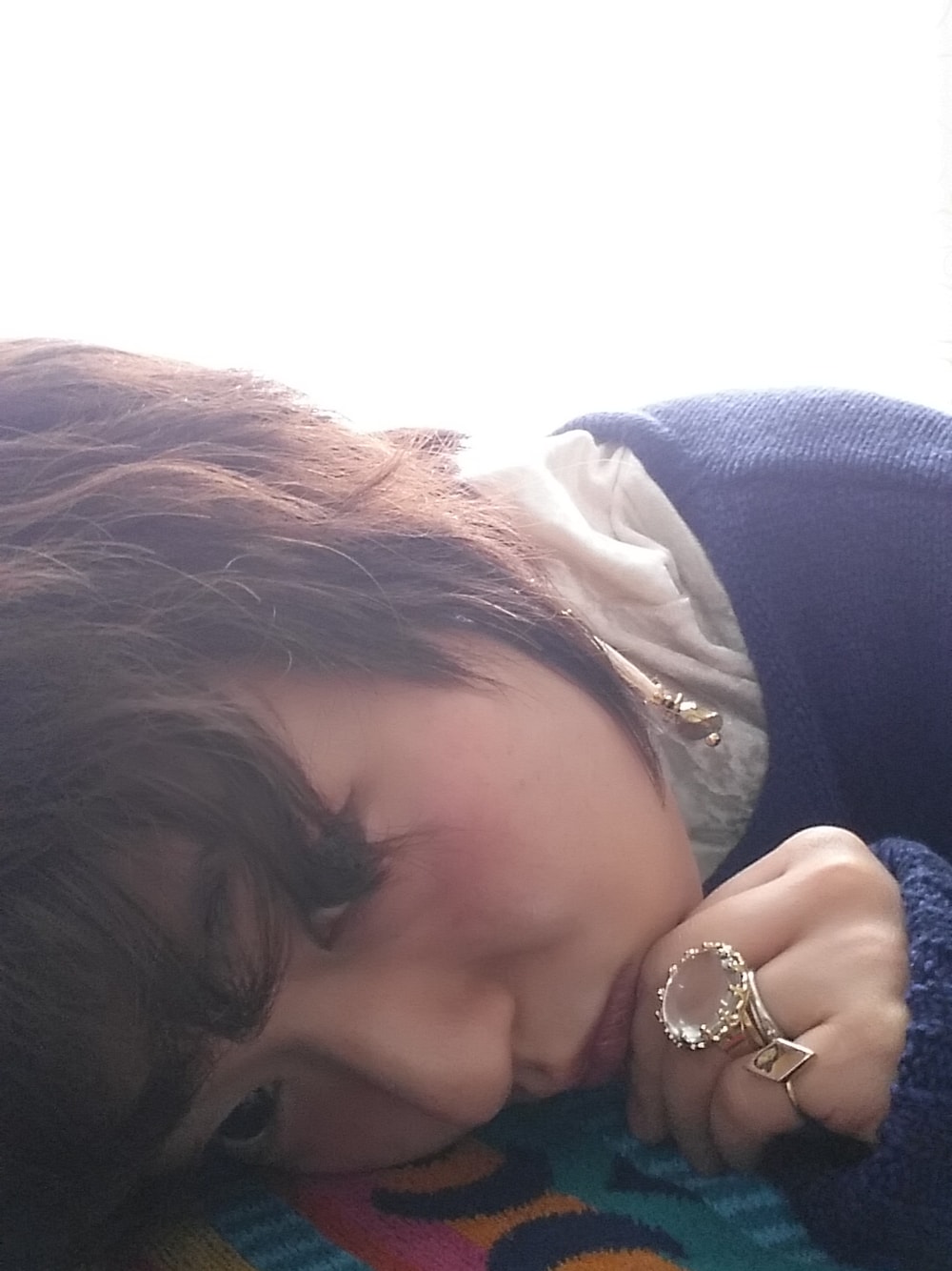 「motherのアイテム（ニット/セーター、ブルー系）」を使った、みぃさん（メンズ・155cm）の春コーディネートの1枚目の写真