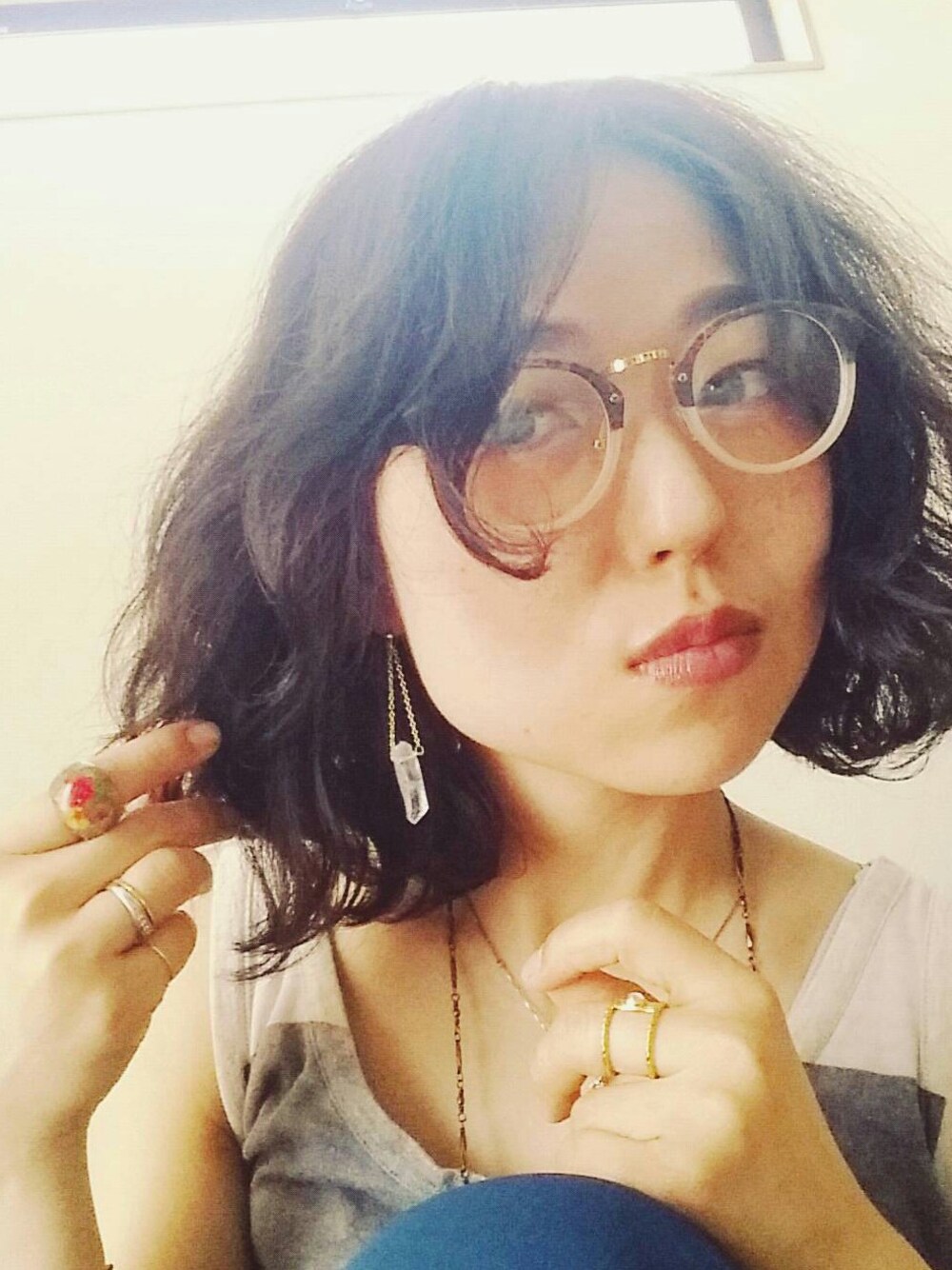「pinon、no brand、MAIDEN、アクセサリー、のびのび伊達眼鏡クラブ、クリスタル、ピアス、大人レトロ、伊達メガネ、アダルトおカワたん部」｜「no brandのアイテム（ピアス（両耳用）、ゴールド系）」を使った、みぃさん（レディース・155cm）の春コーディネートの1枚目の写真