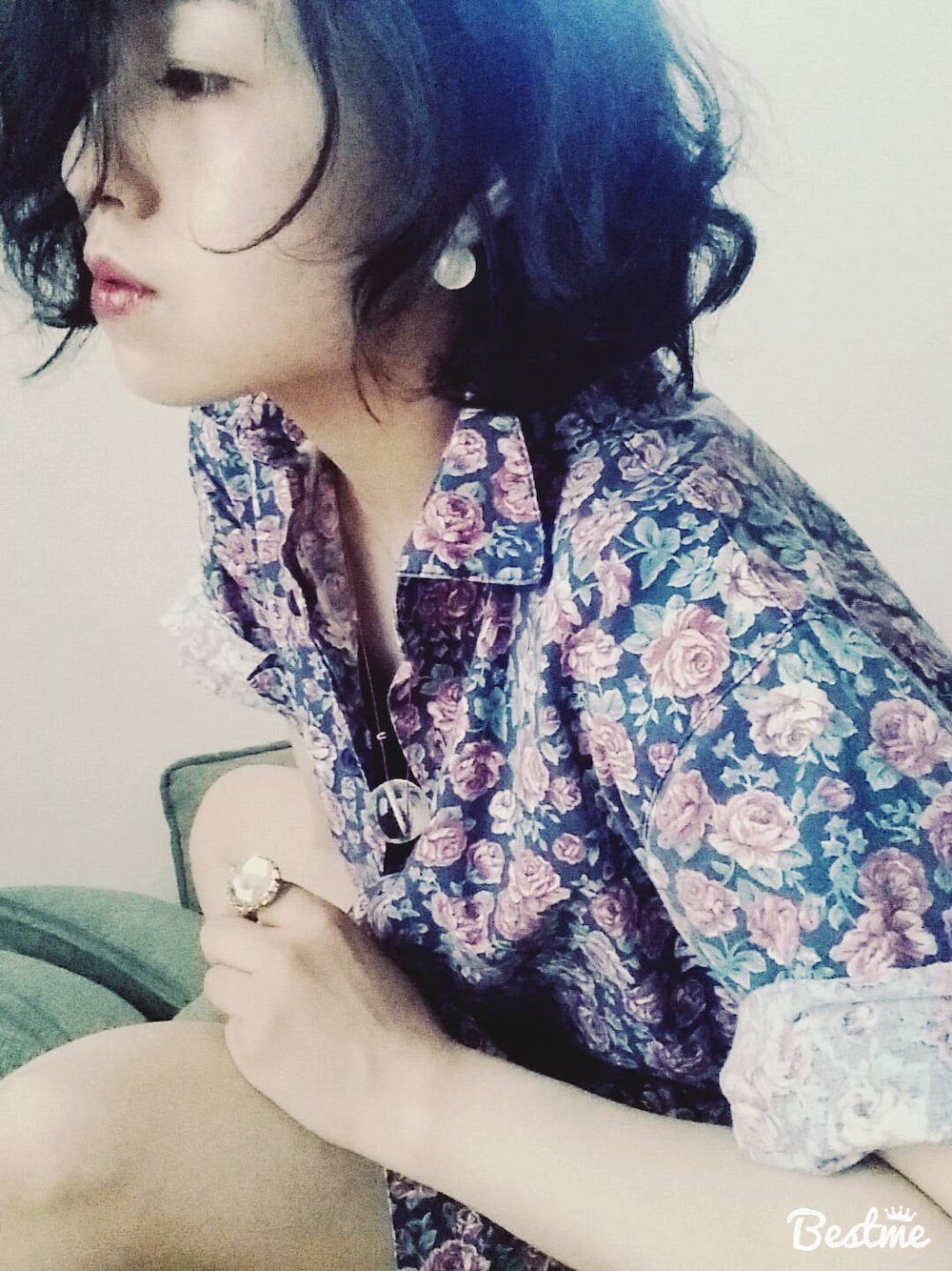 「大人、アダルトおカワたん部、腕まくり部、薔薇、サロペット、ラフコーデ、アクセサリー、VUTOPA、VINTAGE、古着」｜「VINTAGEの薔薇がぎっしり（つなぎ/オールインワン、レッド系）」を使った、みぃさん（レディース・155cm）の夏コーディネートの1枚目の写真