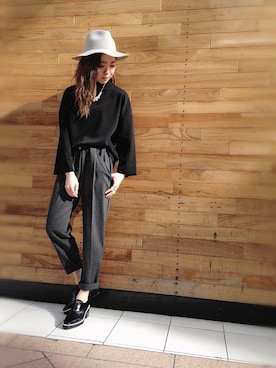 「OUTRO SOL（アウトロ ソル）のアイテム」を使った、MIKIさん（レディース・158cm）の秋コーディネート