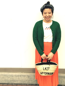 「アイテム（スカート、オレンジ系）」を使った、アトリエドゥサボンさん（レディース・157cm）の春コーディネート